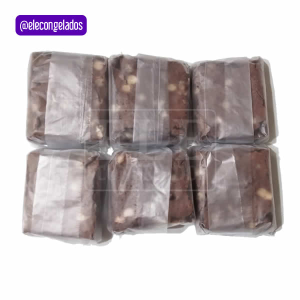 Brownies de chocolate con chips de chocolate blanco