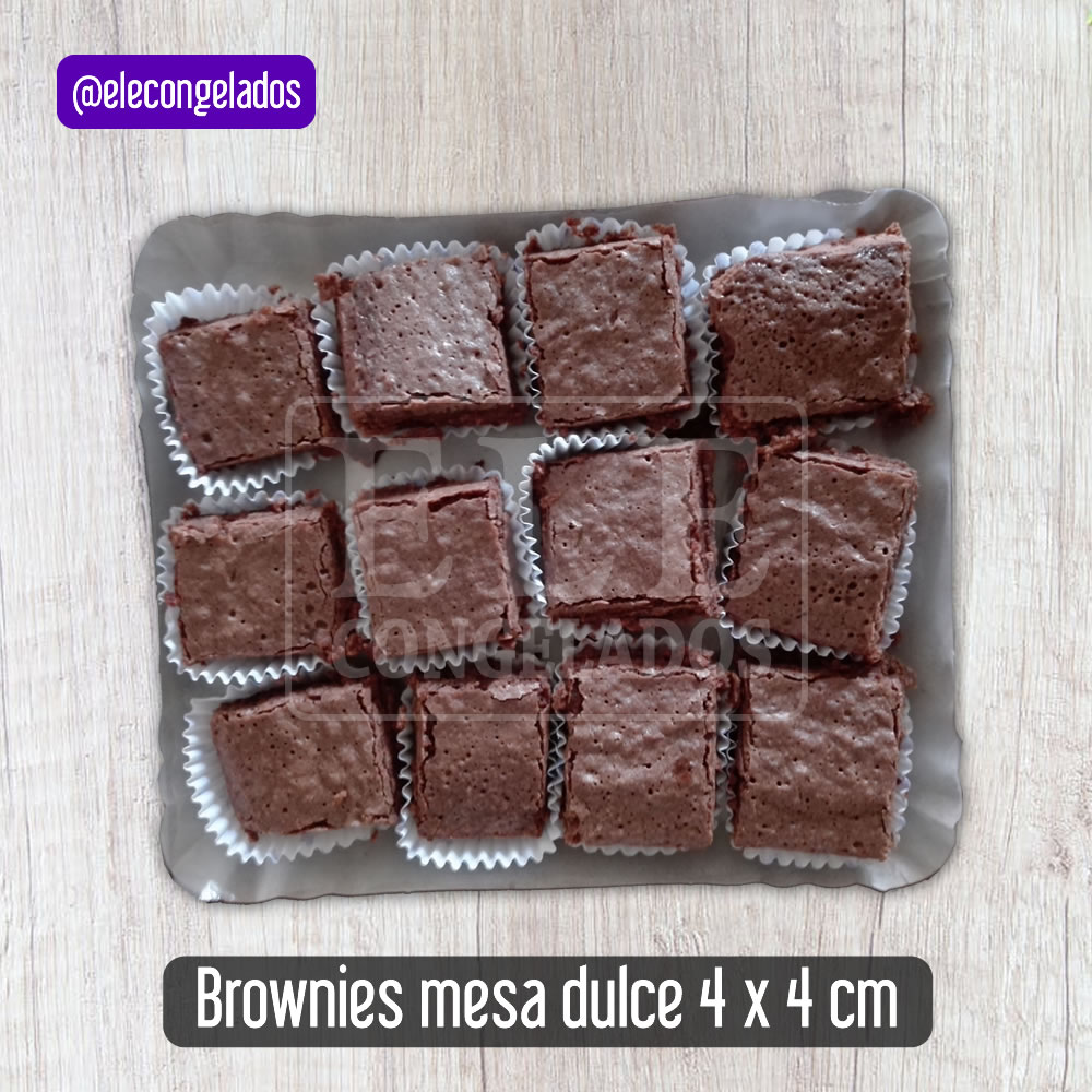 bandeja de brownies tamaño 4 x 4 cm para mesa dulce con pirotín